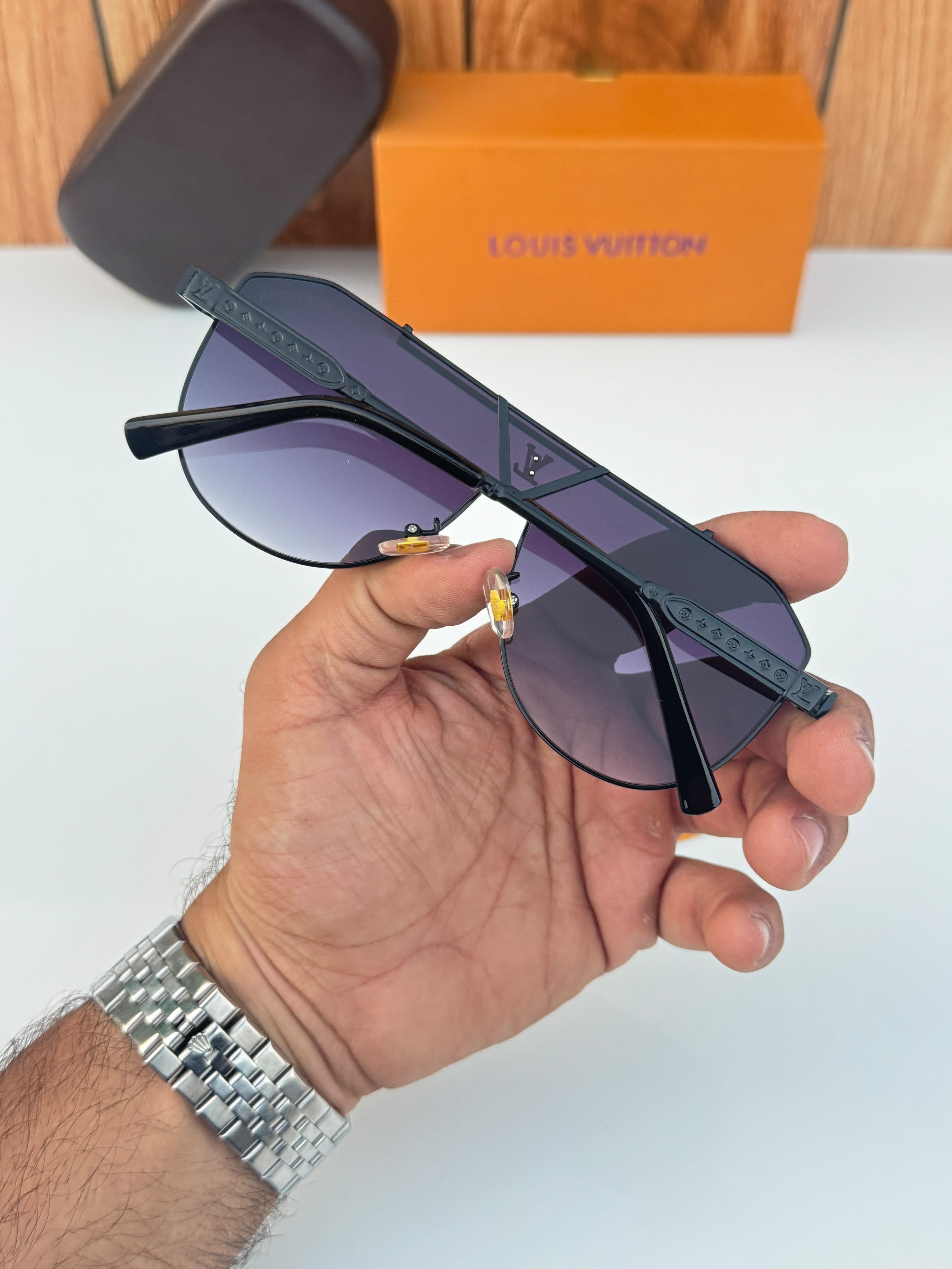Louis_Vuitton 22295 Aviators