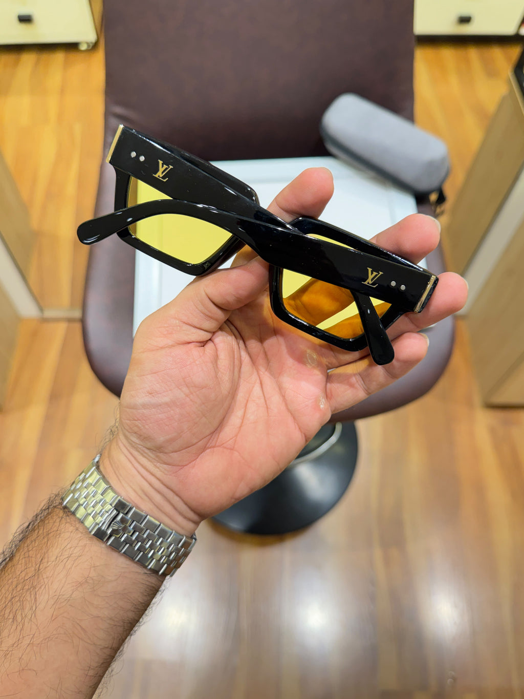 Loui_s Vuitto_n 35104 Black Yellow