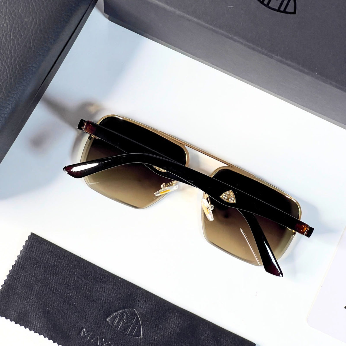 Maybac_h 9825 Gold Brown