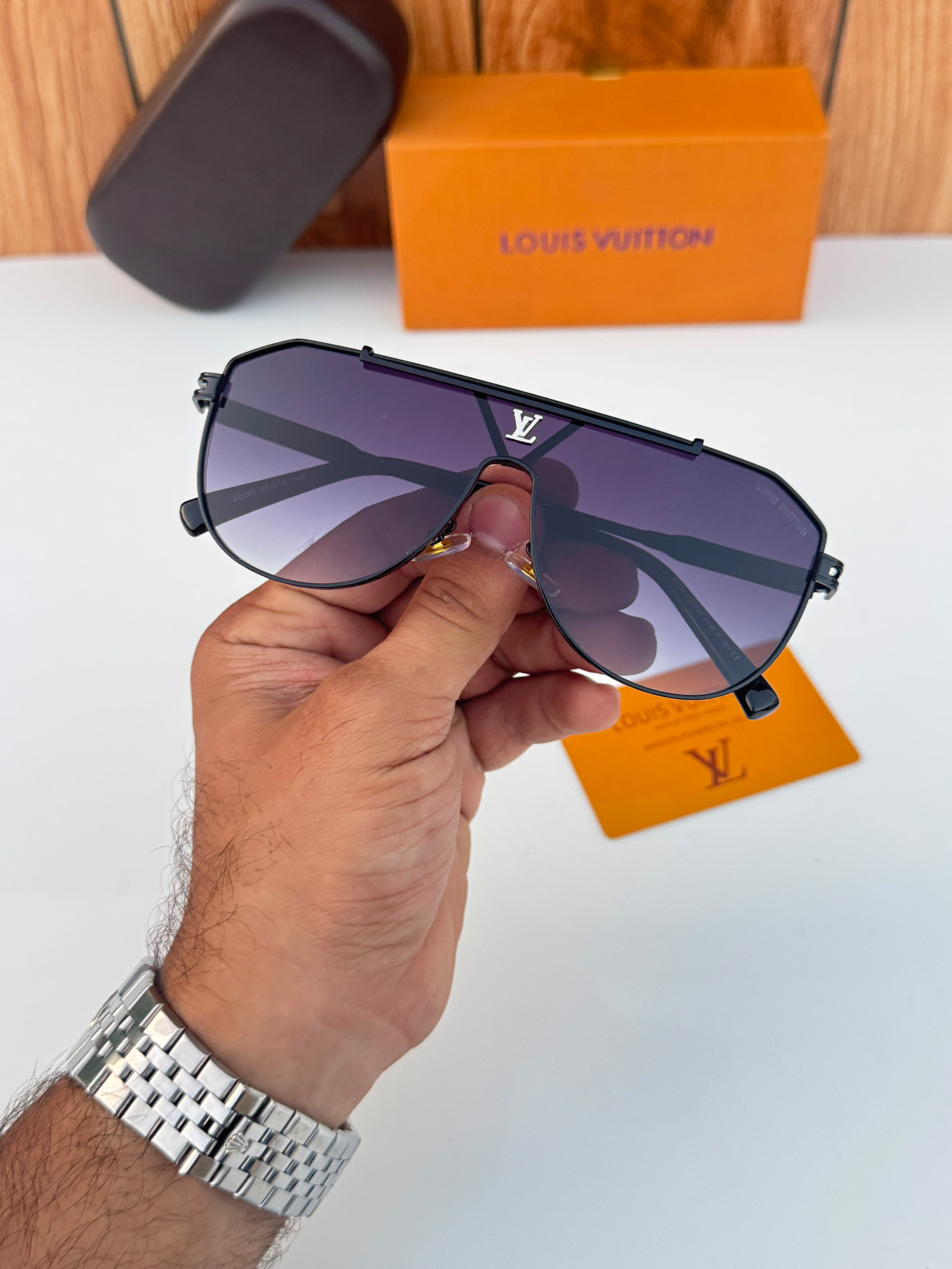 Louis_Vuitton 22295 Aviators