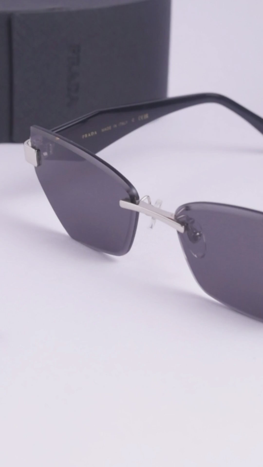 Prad_a 210 Silver Black