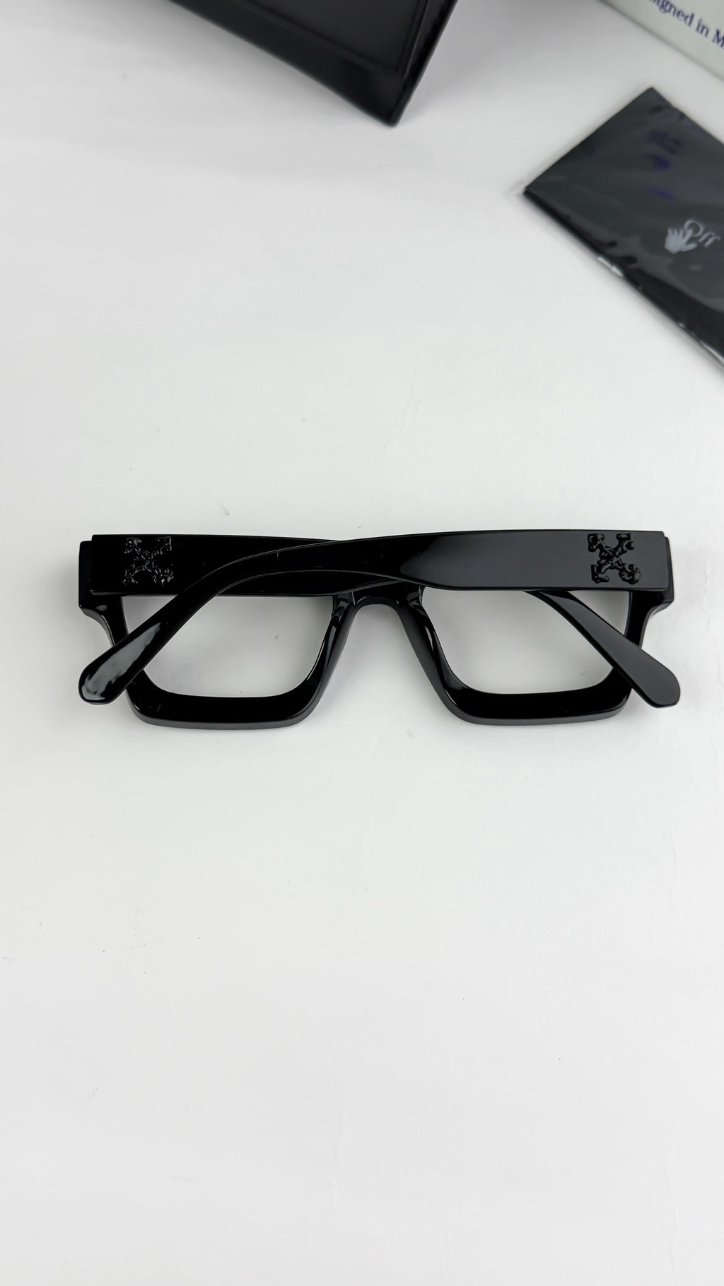 OFFF White 88995 Premiun Black Frame